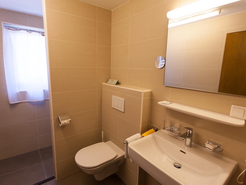 Pension Walkerbach Lech am Arlberg Bagian luar foto